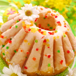 Glazed Easter ring cake with daisies.