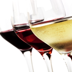 White and red wine in wine glasses