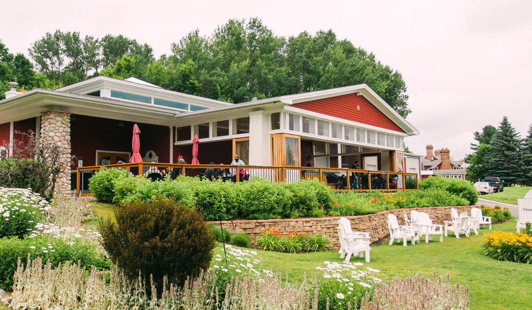 Discover the Best Leelanau Peninsula Wineries This Spring